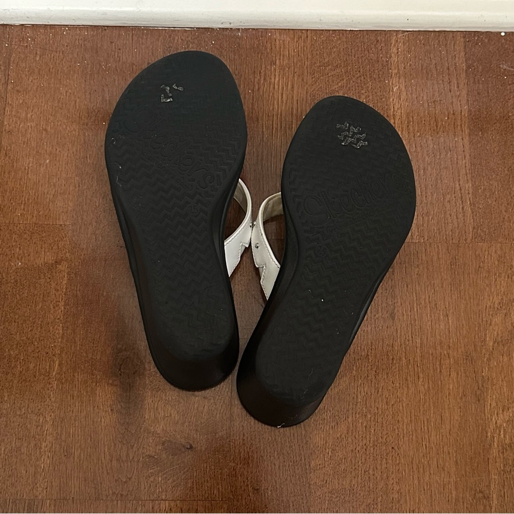 Sketchers Black and White Rhinestones Flip Flop Sandals Size 7.5 - Picture 5 of 16
